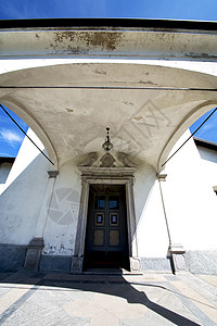 在米拉诺旧教堂的门上 欧利兰巴蒂图片