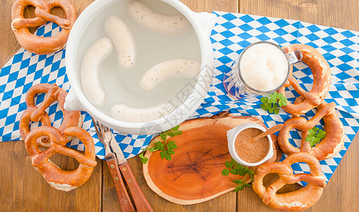 巴伐利亚白香肠 白蓝 椒盐脆饼 香菜 旗帜 啤酒 专业图片