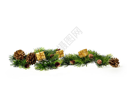 圣诞树圣诞装饰和白色背面的礼物g图片