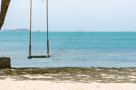 在沙滩上摇摆 运输 萨米特 假期 树 泻湖 漂浮 岛背景图片