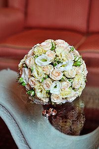 粉红和白玫瑰的婚礼花束 浪漫的 女性 假期 盛开 新郎图片