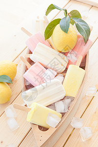 各种冰冻的冰冰棒 帕莱塔 爱 柔和的 柠檬 冰淇淋 冰牛奶图片