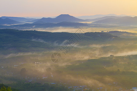 高山天空 秋天 早晨 春天 树 场景 晚上 太阳图片