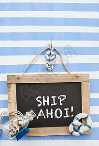 条纹上的压实粉笔板 木制的 游船假期 白色的 帆船 庆典 黑板背景图片