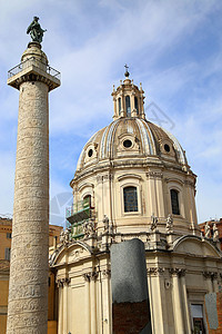 意大利罗马Traian专栏和 教会 罗马的图片