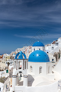 希腊圣托里尼岛奥亚村的蓝色和白色教堂 建筑学图片