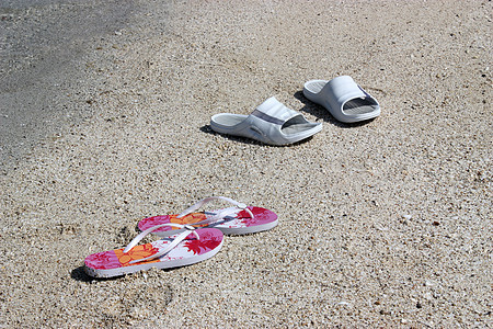 沙滩上的山地 娱乐 旅游 脚 游泳 夏天 支撑 鞋类图片