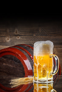 啤酒杯 小麦 酿造 饮料 大麦芽 玻璃 静物 复古的图片