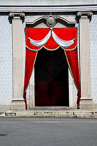 意大利伦巴第在贝斯纳特老墙红色帐篷 砖 阴影图片