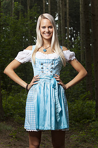 身穿巴伐利亚德衣的金发女人 微笑 美丽的 服务员 传统图片