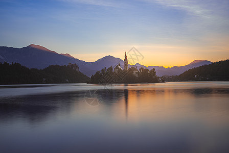 斯洛文尼亚Bled湖教堂岛屿 Sunrise 橙子 云图片