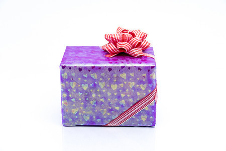 带有红丝弓的粉红色礼品盒 惊喜 圣诞节 周年纪念日 优雅图片