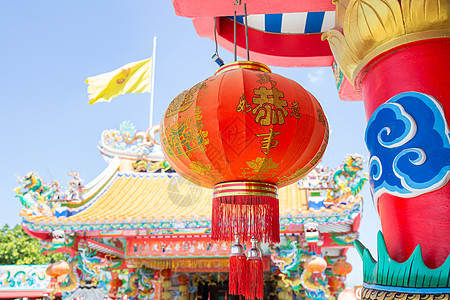 中国红灯 后面有圣殿图片