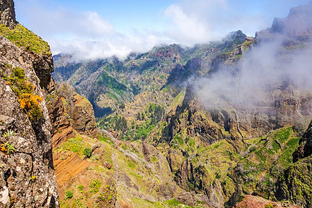 山尾渡口 - 多彩的火山山脉地貌 悬崖 顶峰图片