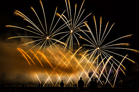 夜空中的多彩烟花 七月 庆祝 第四名 庆典 魔法 火图片