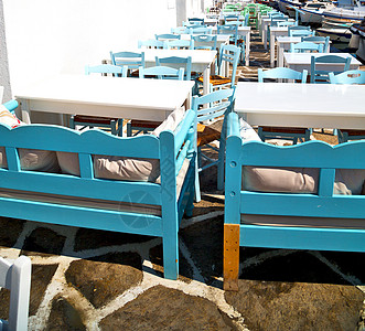 古老的餐厅椅子和苏式餐椅 su 宁静 船图片