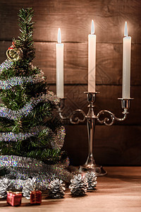 圣诞装饰树 十二月 季节 木头 温暖的 家 冬天 木制的图片