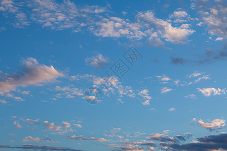 泰国白天的美丽蓝蓝色天空和云彩 镇 建筑学 全景图片