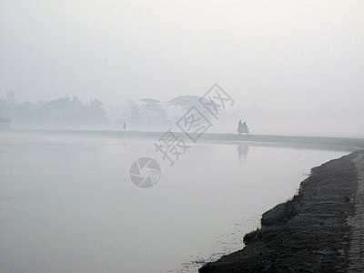 在印度最神圣的河流上 一个令人惊叹的日出 印度西孟加拉州桑达班斯的恒河三角洲 日落 反射图片