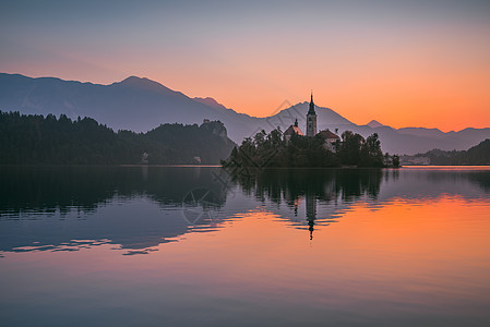 斯洛文尼亚布莱德湖日出时斯洛文士兰的教堂岛屿 风景 夏天图片