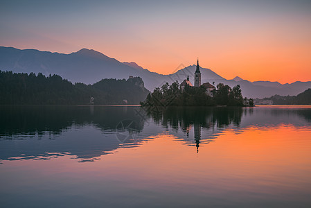 斯洛文尼亚布莱德湖日出时斯洛文士兰的教堂岛屿 风景 夏天图片