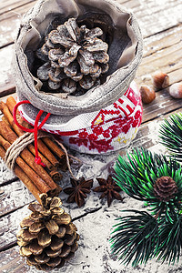 圣诞节节的装饰 锥体 松果 调味料 肉桂 圣诞老人 庆祝活动图片