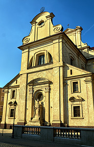 莱什诺Baroque天主教教堂的面孔图片