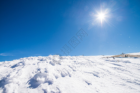 冬季山地降雪 多岩石的 阿尔卑斯山 旅行 岩石 欧洲 场景 高的图片