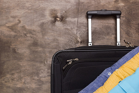手提箱和旅行袋 口袋 海关 车站 衬衫 棕色的 加载中图片