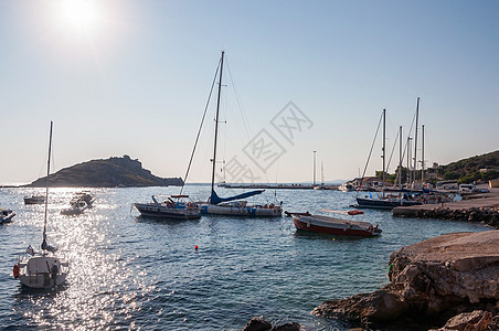 日出时在Zakynthos的港图片