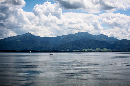 奥地利阿尔卑斯山中美丽的山湖 夏天 水 自然图片