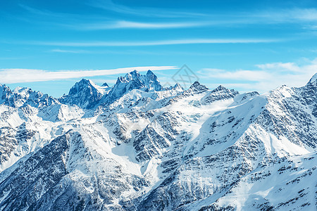 蓝山下雪的风景图片