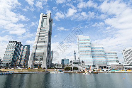 横滨市 日本 海滨 山 天空 港口 摩天大楼 城市 建筑 晴天图片