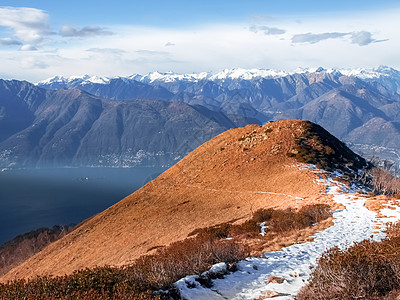 玛吉奥雷湖视图 自然 旅行 路 马焦雷 斯山 山图片