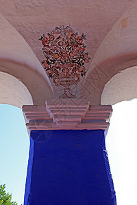 秘鲁阿雷基帕圣凯瑟琳 圣卡塔琳娜和阿雷基帕修道院的支柱图片