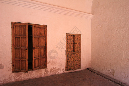 在圣凯瑟琳修道院的门里 圣卡塔琳娜 秘鲁阿雷基帕 宗教 卡特琳娜图片