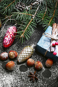 圣诞雪橇和装有礼品的盒子 圣诞老人 礼物 冬天图片