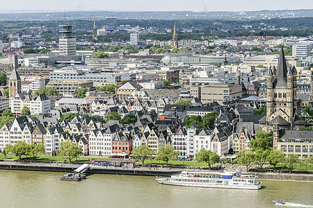 与莱茵河一起的科隆市风景图片