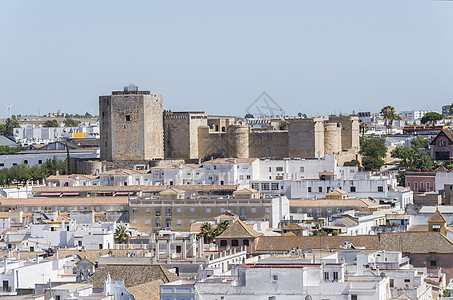 西班牙卡迪兹巴拉姆达萨努卡尔·德巴拉梅达圣地亚哥城堡 镇 赛马图片