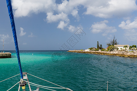 Catamaran在巴巴多斯海上巡航图片