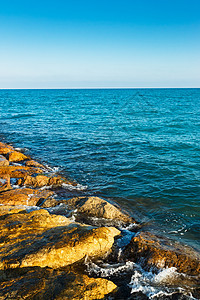 突破水岩 蓝色的 天 海 海岸 自然 海滩 石头 码头背景图片