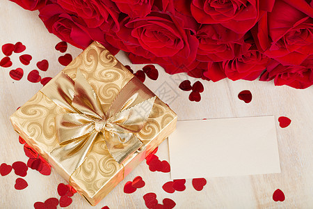 情人节礼物红玫瑰 念日 五彩纸屑 花瓣 浪漫图片