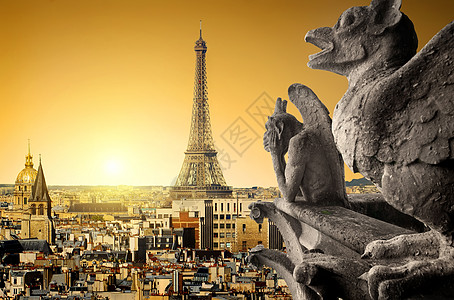 Chimeras和Eiffel铁塔图片