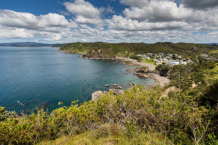 从新西兰群岛湾Paihia附近的Russell地区 海岸线 岩石图片