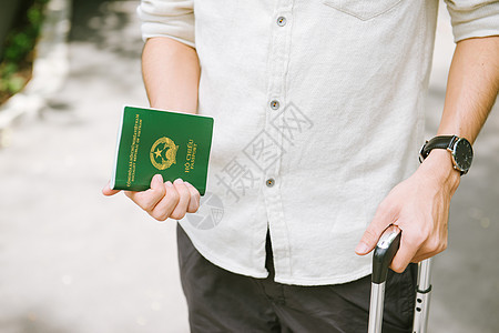 手持越南护照的人 准备出行了图片
