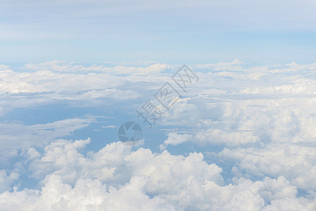 蓝天和云 从飞机的窗口看到 土地 天空 旅行 机器图片