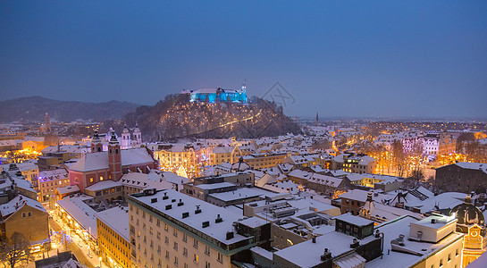 Ljubljana的空中全景观 为欧洲斯洛文尼亚圣诞节节日装饰 旅游 历史性图片