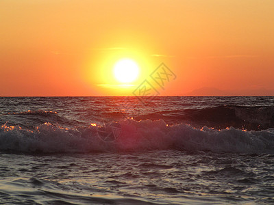 北极地平线日落时地中海 自然 美丽 海上日落 钓鱼桥 夏天 美丽的 海滩背景