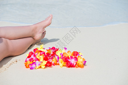 夏威夷珠子 花粉莱和美丽的女性双腿图片