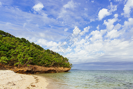 夏季斐济珊瑚海岸一带的私人小海滩图片